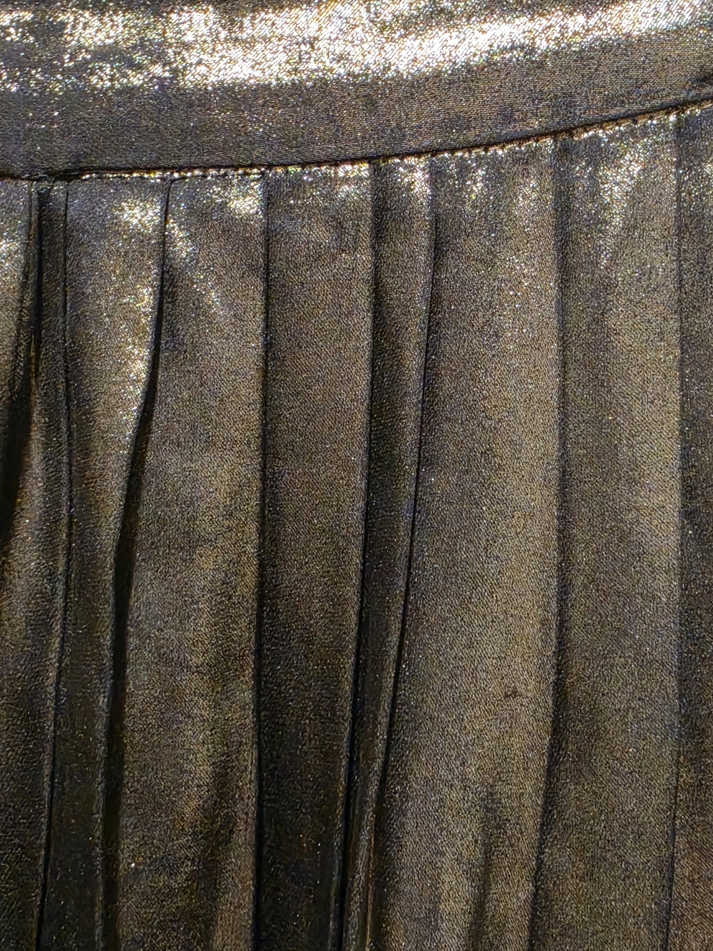 Metallic Pleated Women's Skirt - Gold Size 4